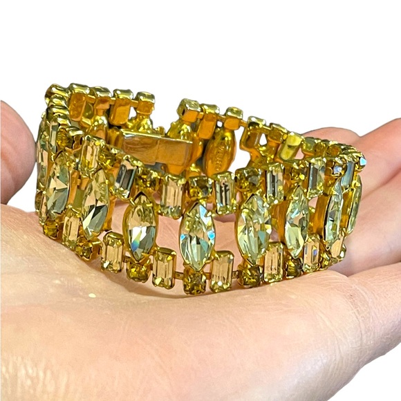 Vintage 1960s Lemon CRYSTAL WEISS Glass gold finish fancy Chunky bracelet - Picture 8 of 14